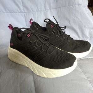 Skechers Black and White Women's Sneakers